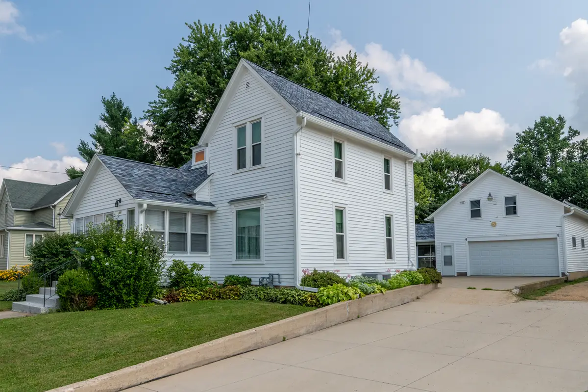 109 W Main Street, Mount Morris, IL 61054 - #1