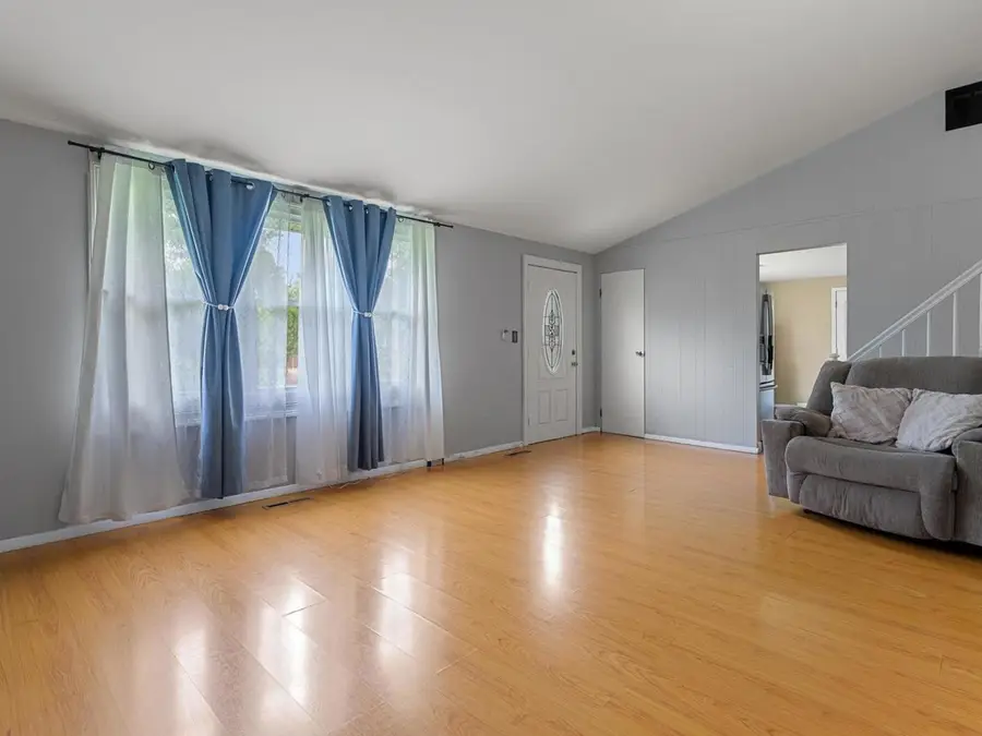 625 Jefferson Avenue, Carpentersville, IL 60110 - #2
