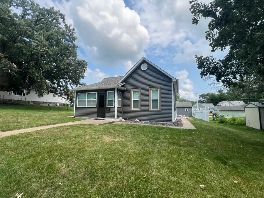 3011 Cleveland Street, Clinton, IA 52732 - #2