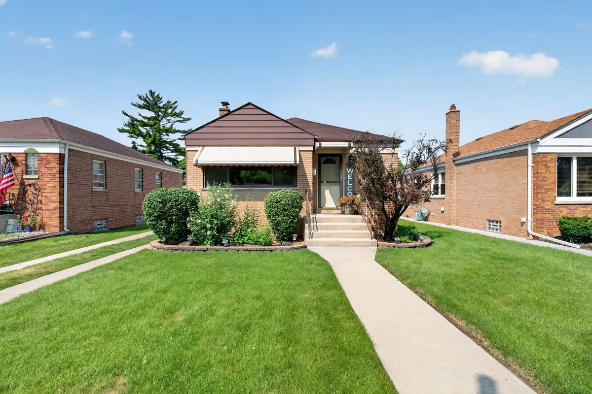 9628 S Utica Avenue, Evergreen Park, IL 60805 - #1