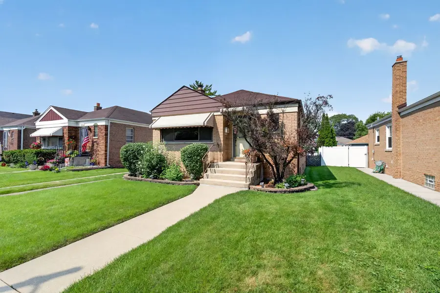 9628 S Utica Avenue, Evergreen Park, IL 60805 - #2