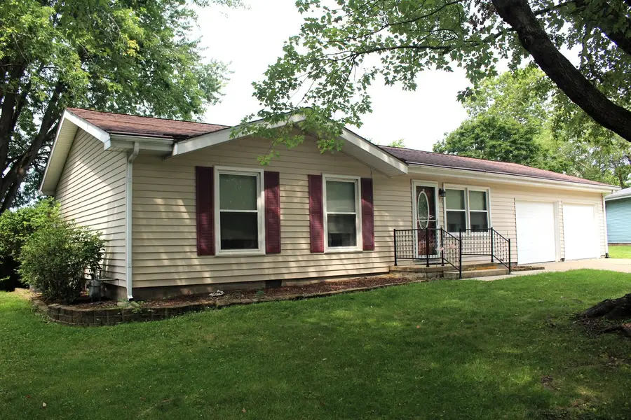 11 Bradley Court, Clinton, IL 61727 - #2