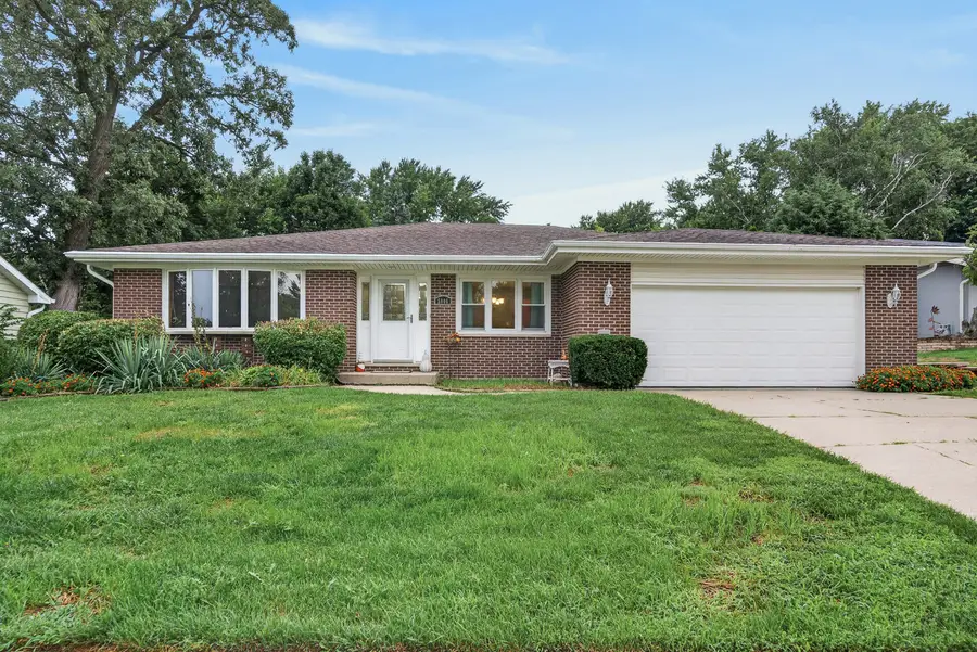 5006 W Oakwood Drive, McHenry, IL 60050 - #2