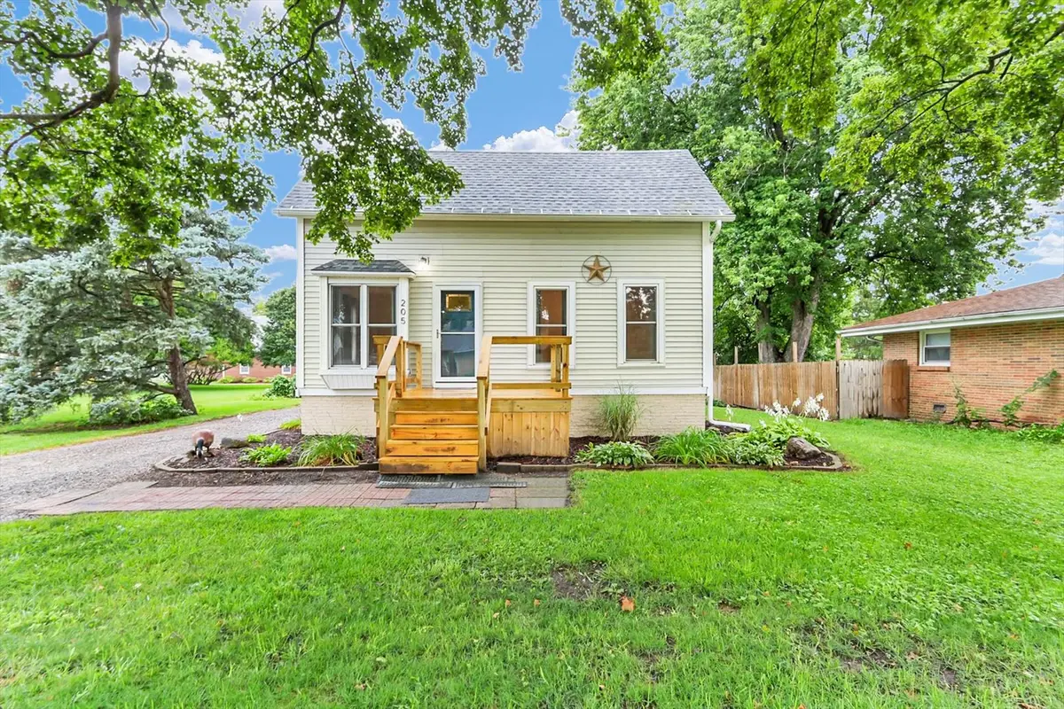 205 E South Street, Mansfield, IL 61854 - #1