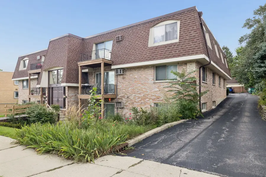 201 N President Street #3C, Wheaton, IL 60187 - #2