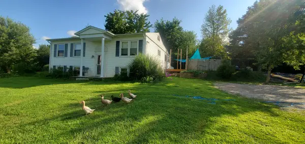 1905 Northlake Lane, Carlock, IL 61725