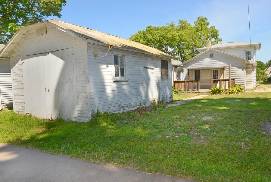 915 Illinois Avenue, Ottawa, IL 61350 - #3