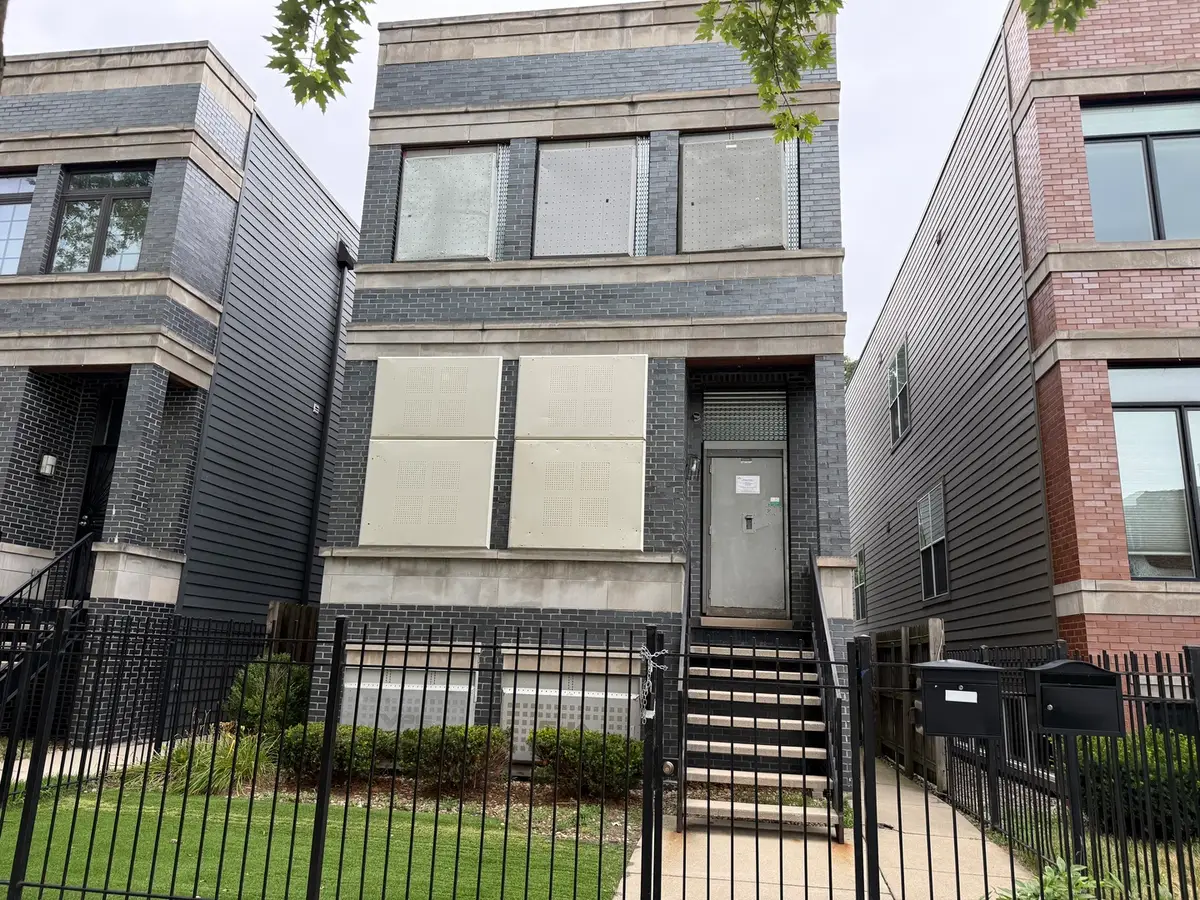 544 E 46th Place, Chicago, IL 60653 - #1