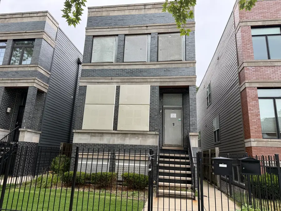544 E 46th Place, Chicago, IL 60653 - #3