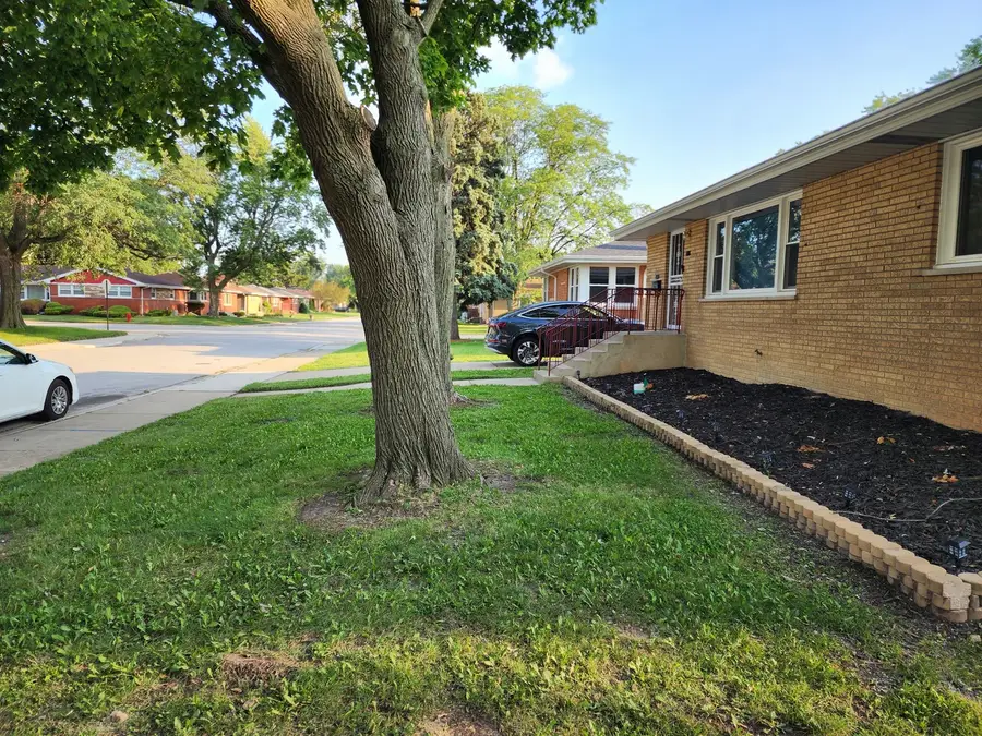 16254 S Dobson Avenue, South Holland, IL 60473 - #2