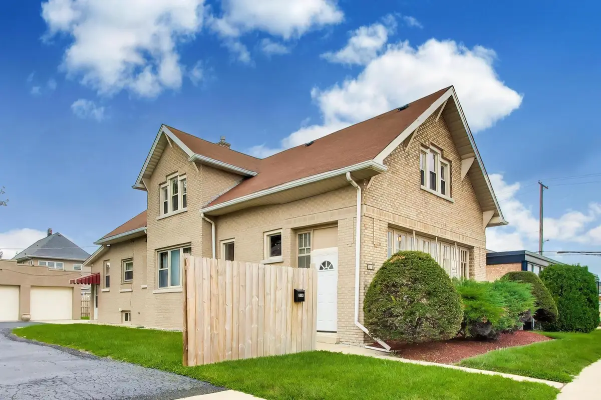206 25th Avenue, Bellwood, IL 60104 - #1