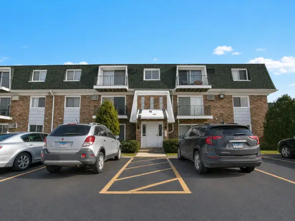 10310 Ridgeland Avenue #208, Chicago Ridge, IL 60415