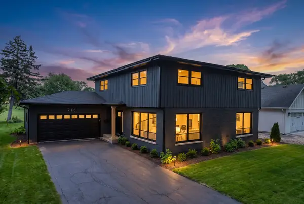 713 Burning Tree Lane, Naperville, IL 60563