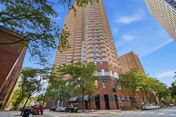 3660 N Lake Shore Drive #1506, Chicago, IL 60613
