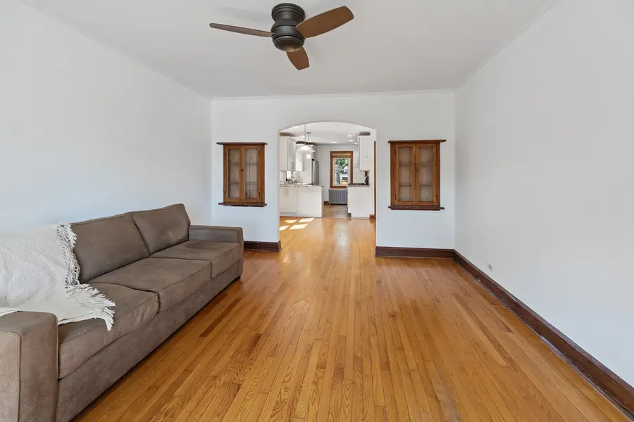 2850 W Chase Avenue, Chicago, IL 60645 - #3