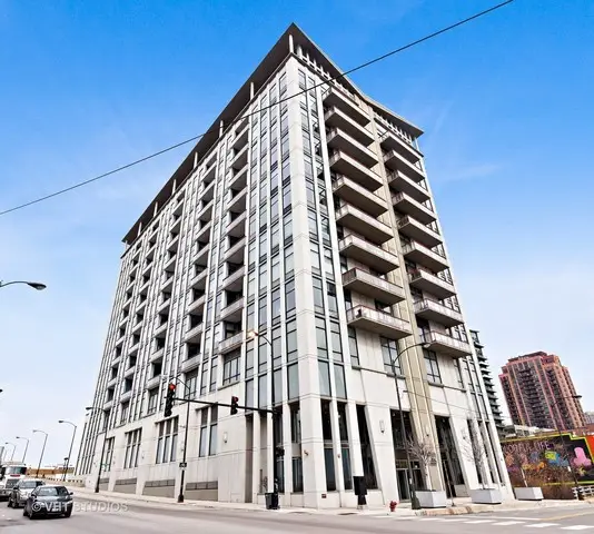 740 W Fulton Street #1402, Chicago, IL 60661