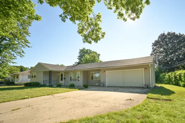 2703 Cardinal Drive, Rolling Meadows, IL 60008