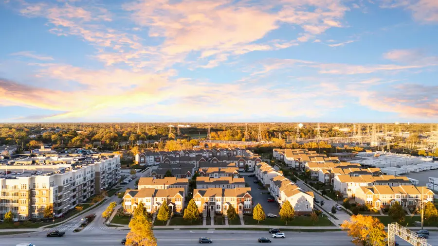 47 Nicholas Drive E, Des Plaines, IL 60016 - #3