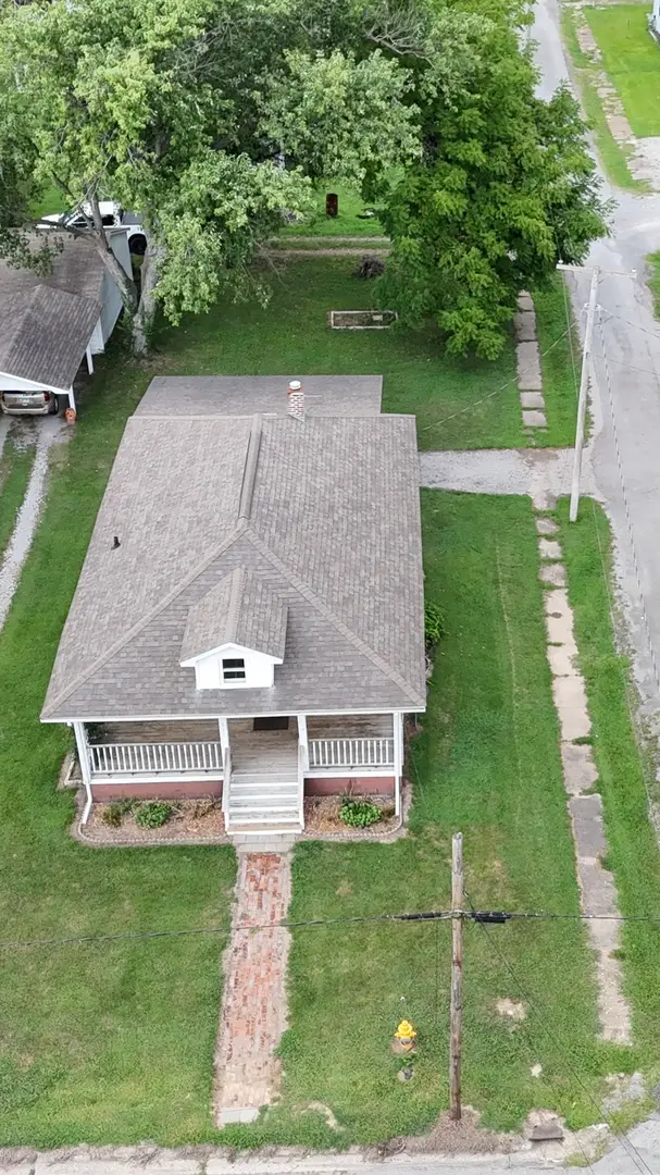 511 Lawrence Street, Benton, IL 62812 - #3