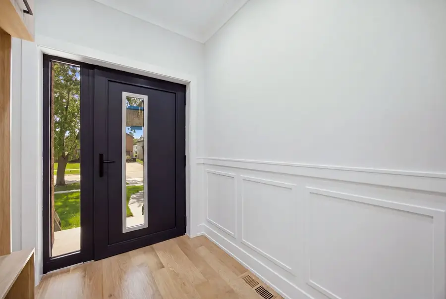 1738 Farwell Avenue, Des Plaines, IL 60018 - #3