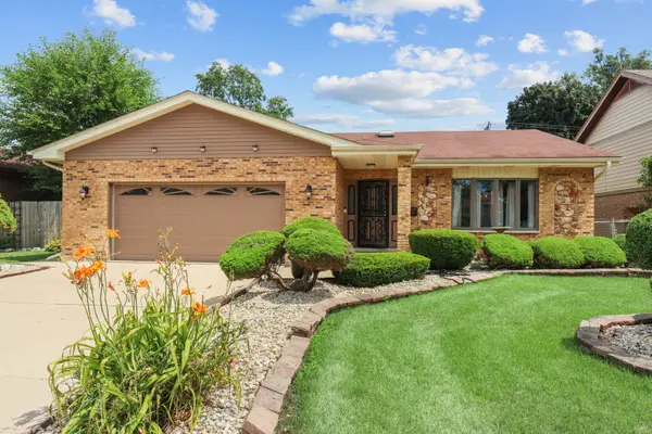 317 N Marcella Road, Mount Prospect, IL 60056