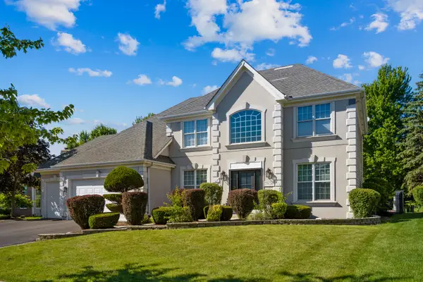 26W286 Pinehurst Drive, Winfield, IL 60190