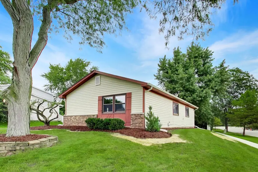 4585 Brigantine Lane, Hoffman Estates, IL 60192 - #3