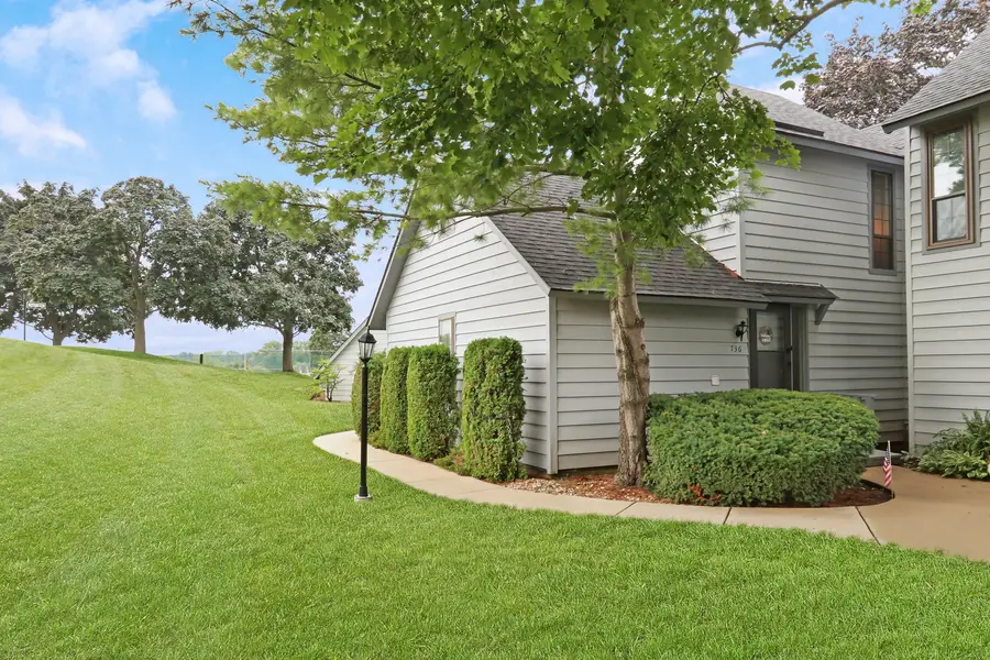 736 Glen Way, Gurnee, IL 60031 - #2