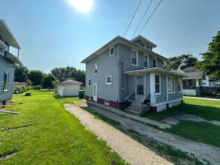 945 S Chambers Street, Galesburg, IL 61401 - #2