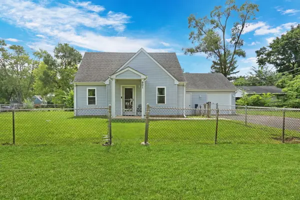 901 Flintwood Court, Round Lake Heights, IL 60073