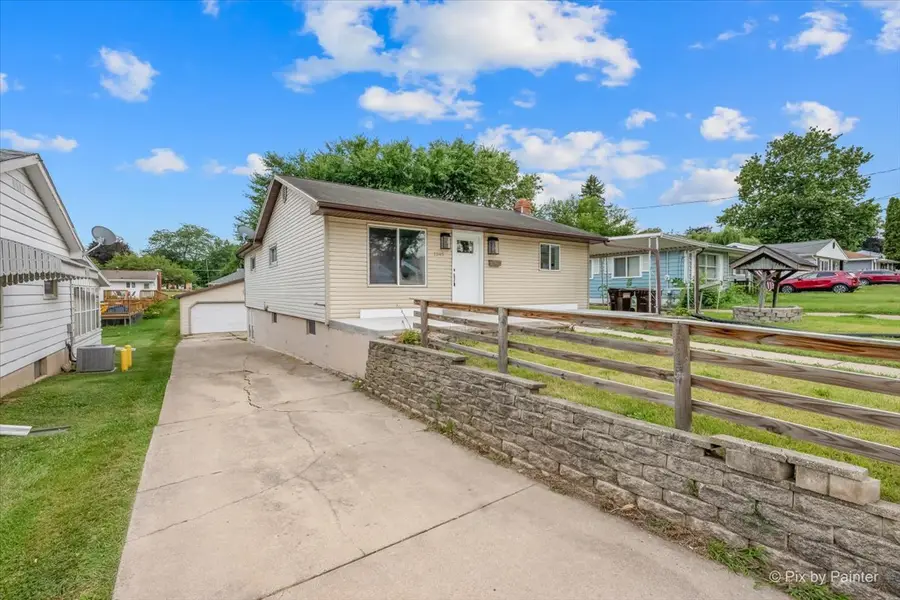 1245 W Violet Street, Freeport, IL 61032 - #2