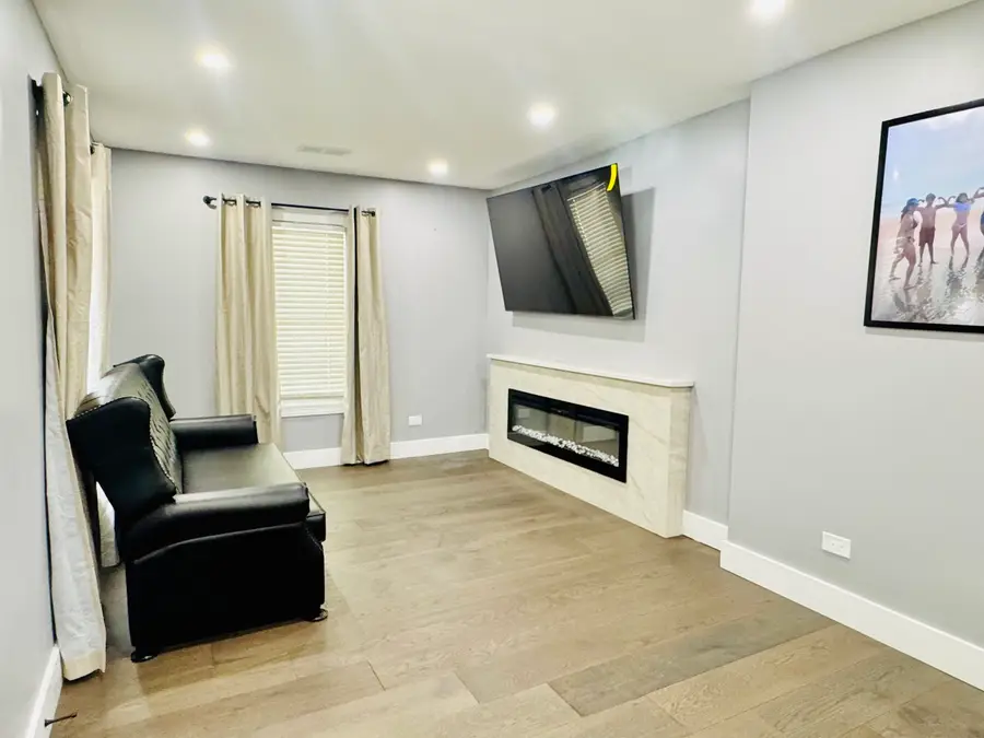 7258 W 72nd Street, Bridgeview, IL 60455 - #3
