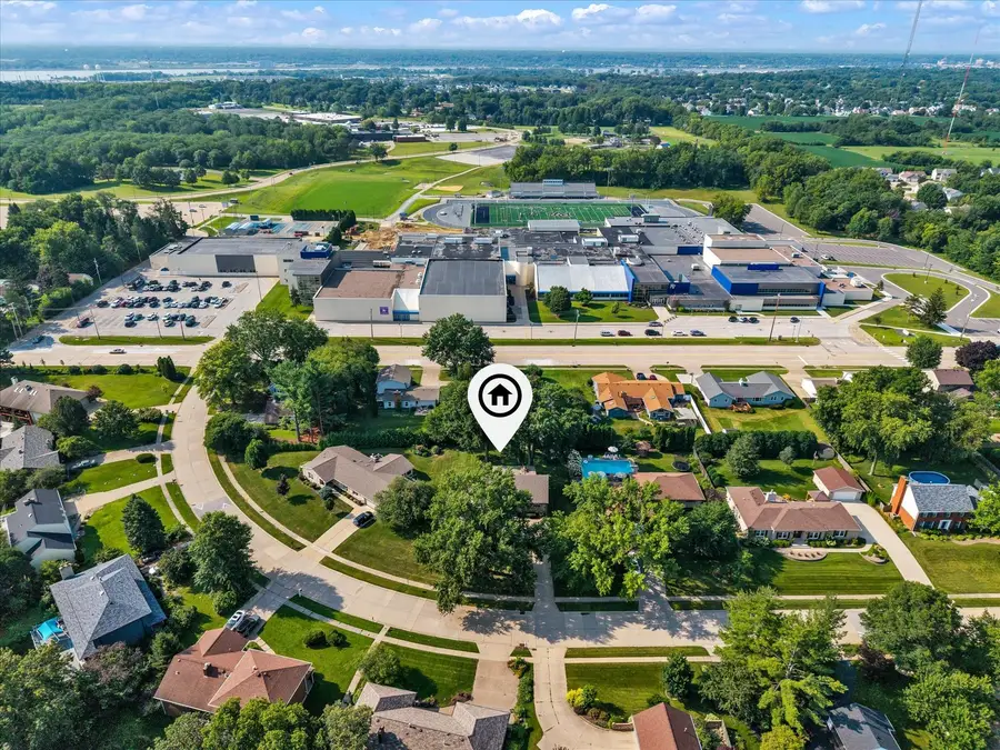 3130 Quail Ridge Road, Bettendorf, IA 52722 - #3