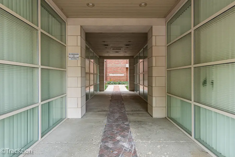 57 E Hattendorf Avenue #210, Roselle, IL 60172 - #2