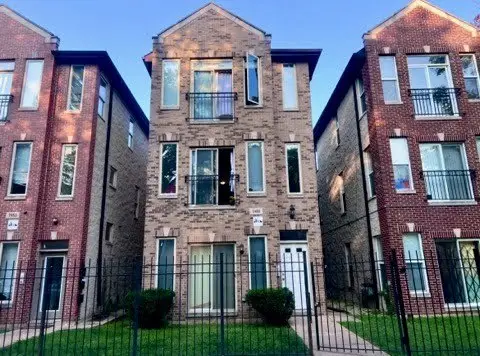 7955 S Manistee Avenue, Chicago, IL 60617