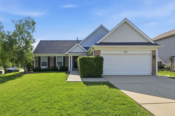 572 N Walnut Lane, Schaumburg, IL 60194