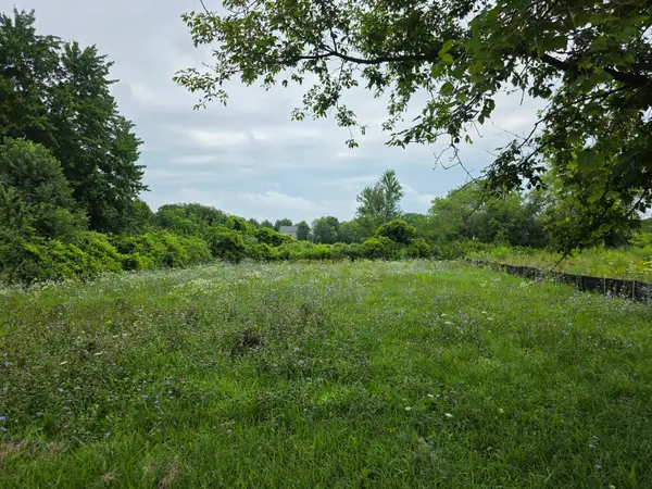 975 Belle Plaine Avenue, Gurnee, IL 60031