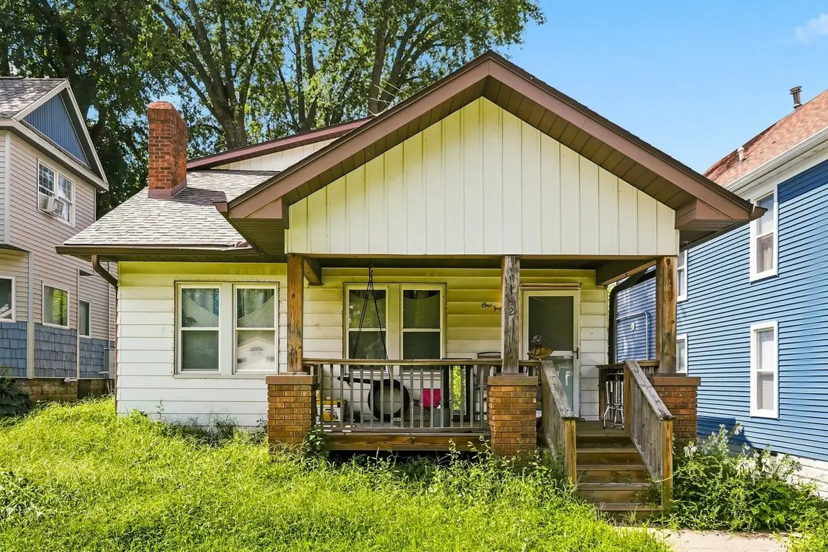 142 13th Street, Silvis, IL 61282 - #1