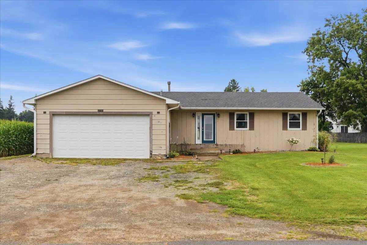 203 W Nissen Stigen, Lee, IL 60530 - #1