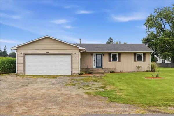 203 W Nissen Stigen, Lee, IL 60530