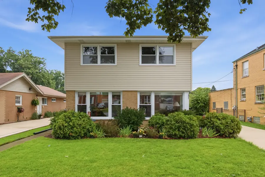 1451 Suffolk Avenue, Westchester, IL 60154 - #2