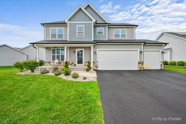 2240 Coventry Circle S, Sycamore, IL 60178