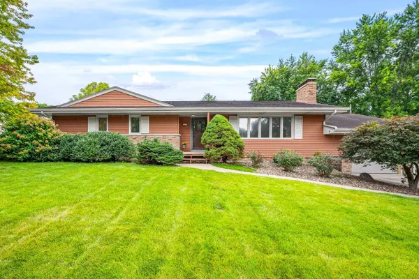 221 Hillside Lane, Bloomington, IL 61701