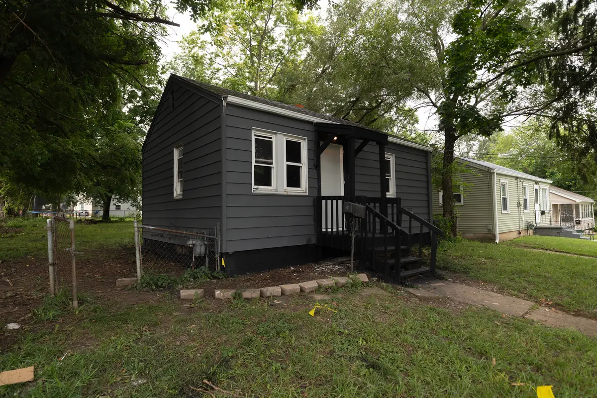 928 W Front Street, Bloomington, IL 61701 - #1
