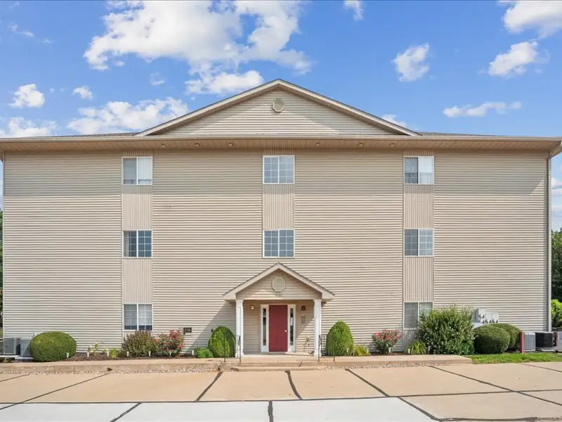 4190 Fairview Drive #2, Bettendorf, IA 52722 - #1