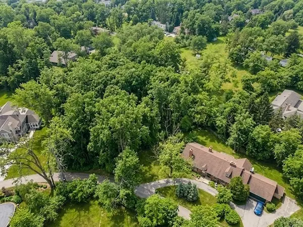 2060 Suffork Road, Northfield, IL 60093
