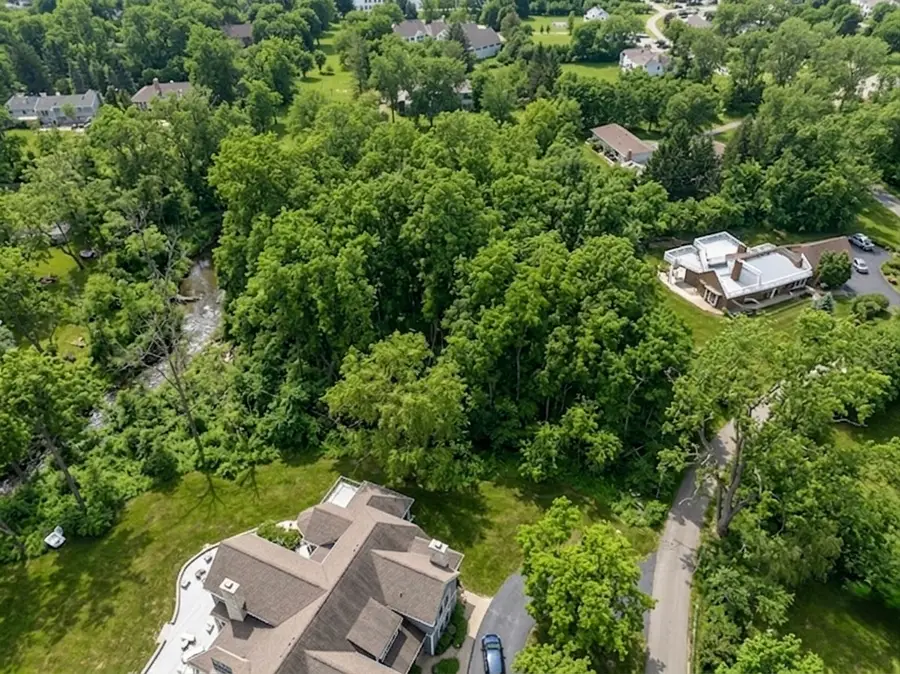 2060 Suffork Road, Northfield, IL 60093 - #3