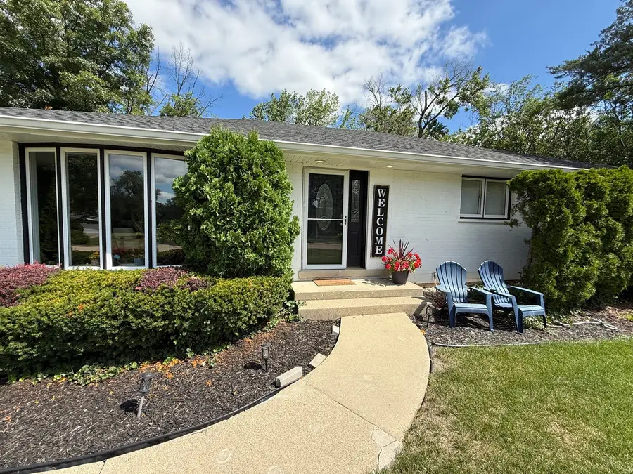 4 Yorkshire Drive, Lincolnshire, IL 60069 - #2
