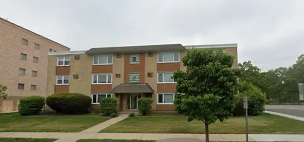 1211 Brown Street #3C, Des Plaines, IL 60016