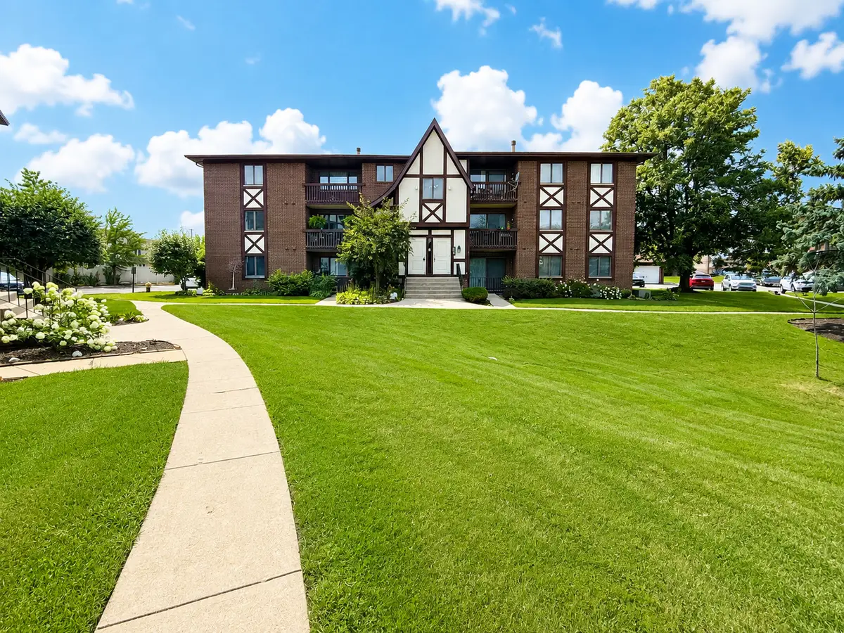 10572 S Palos Place #D, Palos Hills, IL 60465 - #1